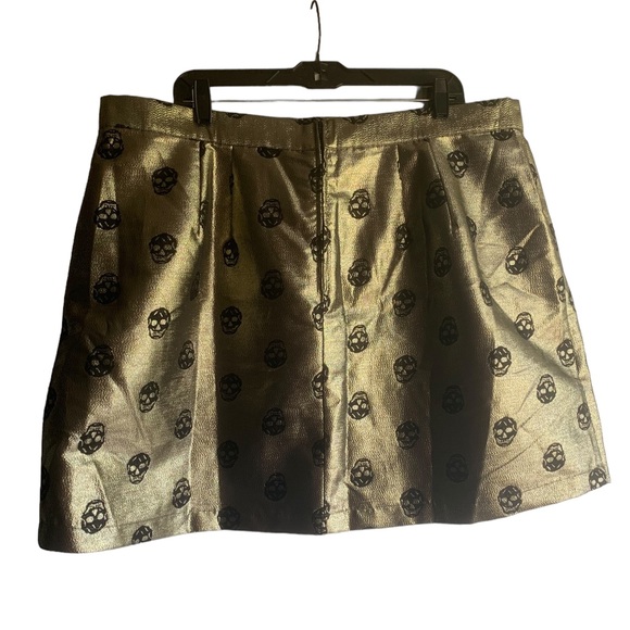 Gold 💀Black Skull Mini! So cute! Never worn, with tags. Size 22 NWT. - Picture 10 of 13